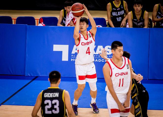 中国U16男篮95-33马来西亚，四新星完美发挥，末节防对手0分