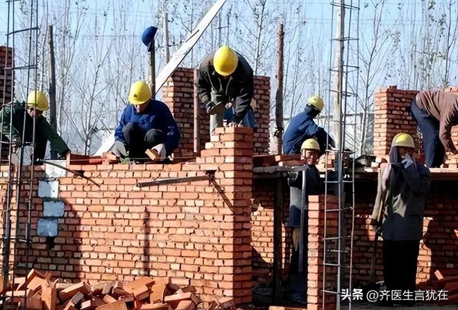 为何我国“明令禁止”红砖建房？看看红砖的危害，你就明白了！