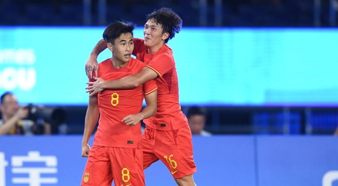 1-0韩国，5-1印度！国足亚运队2连胜蜕变，新帅临场一流，稳第1名