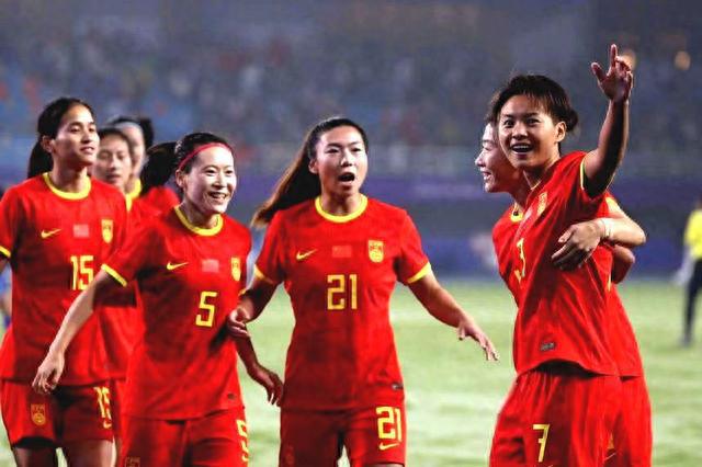 16-0踢疯了！中国女足拿下亚运会开门红！王霜连造7球，荣登榜首