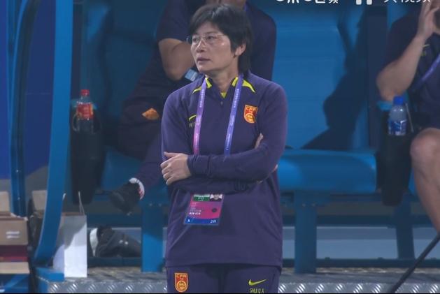 王炸！中国女足半场2-0吊打泰国：王霜戏耍门将 全队乐开花