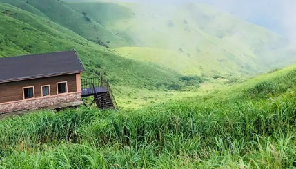 武功山现在8月份冷吗