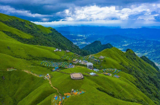 武功山索道上去还要爬山吗