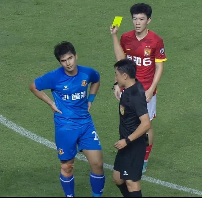 0-1！广州队遗憾输球，全场占尽优势，布格拉汗与队友发生口角