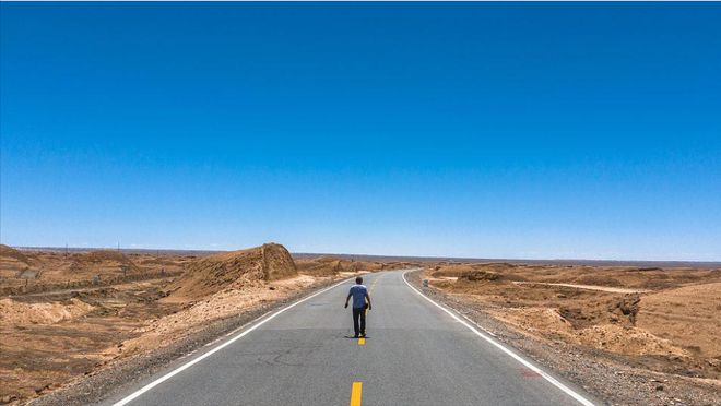 中国经济的三驾马车：投资刹车，让消费奔跑