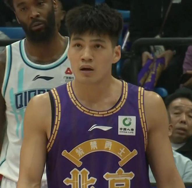 8球21分帽傻杨瀚森！二度韧带撕裂啊！曾最接近NBA的中国内线....