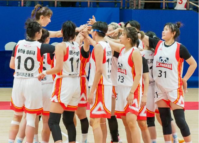 WCBA：卫冕冠军四川女篮大胜石家庄夺3连胜 韩旭18分李梦12+7