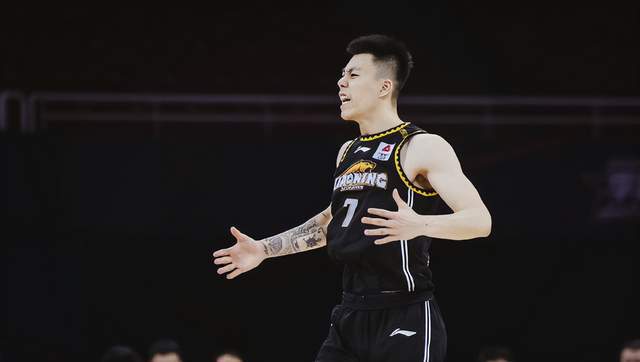 辽篮轻取3连胜，弗格33分真勇猛，张镇麟17投6中，张宁空砍24+10