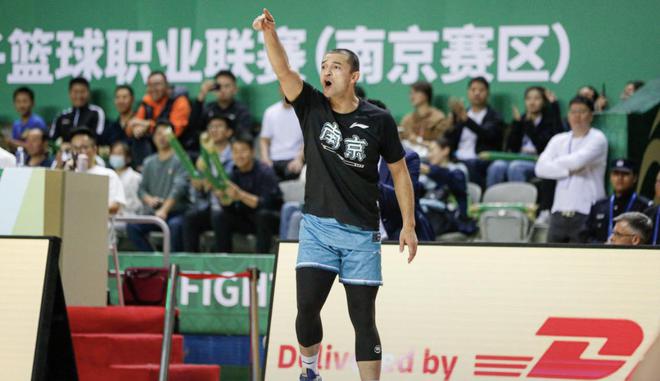 不容易！32岁老将打CBA16年，入账1275记三分创纪录，曾到NBA试训