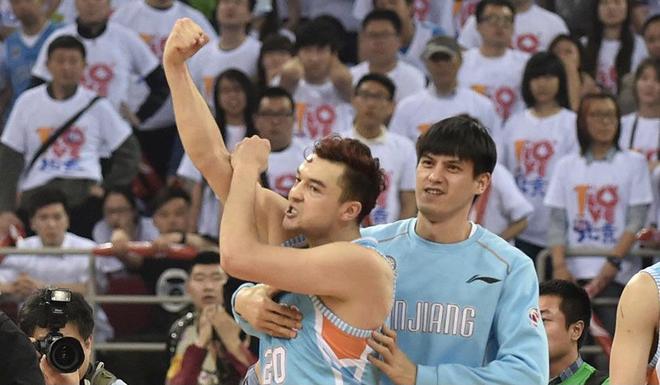 不容易！32岁老将打CBA16年，入账1275记三分创纪录，曾到NBA试训