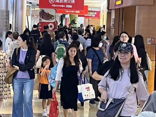 深圳夜经济：港人夜间消费的天堂、城中村充满烟火气