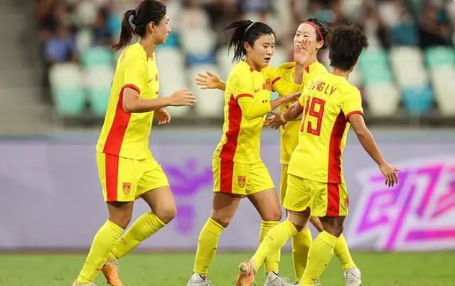 1-0到3-0！中国女足绝境爆发，天才小将建大功，水庆霞忍不住鼓掌