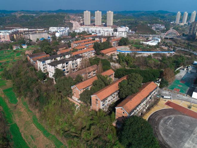 2700余户近万人的安居梦 四川资阳“三线建设”老旧住宅区焕新