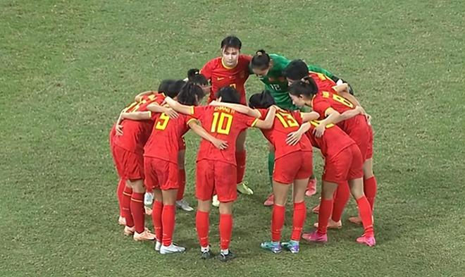 一场1-1让两队同时出局！中国女足4分被淘汰，朝鲜第1出线