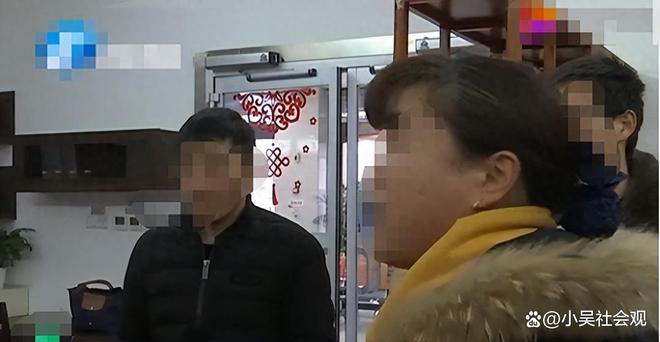 男子银行取到假钞，银行却不承认，男子做法直接让银行后悔