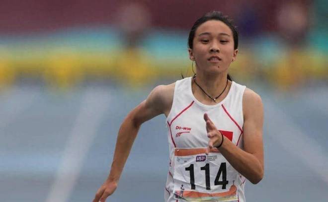 力压葛曼棋！14岁小飞人陈妤颉11秒43夺冠，中国女子百米未来光明