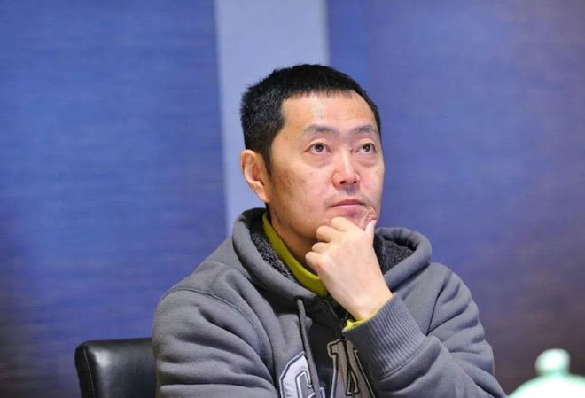 中介龙头左晖：留下1038亿身家后去世，仅一年遗产就蒸发了764亿