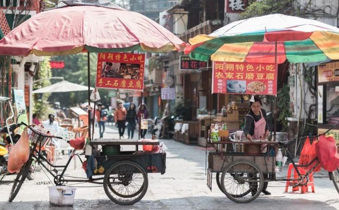 中国经济如何破局？专家：应该让3亿人用上马桶，5亿人坐上飞机