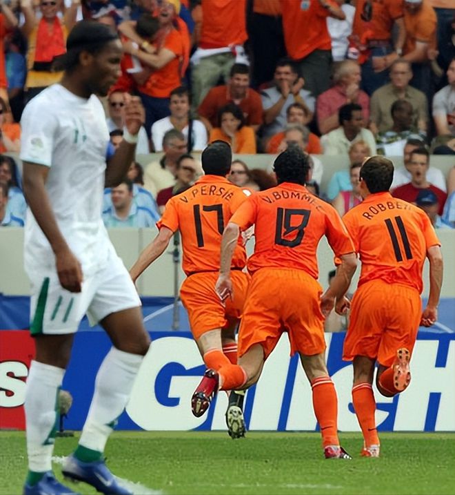 德国世界杯回顾，死亡之组毫无悬念？荷兰小胜科特迪瓦晋级