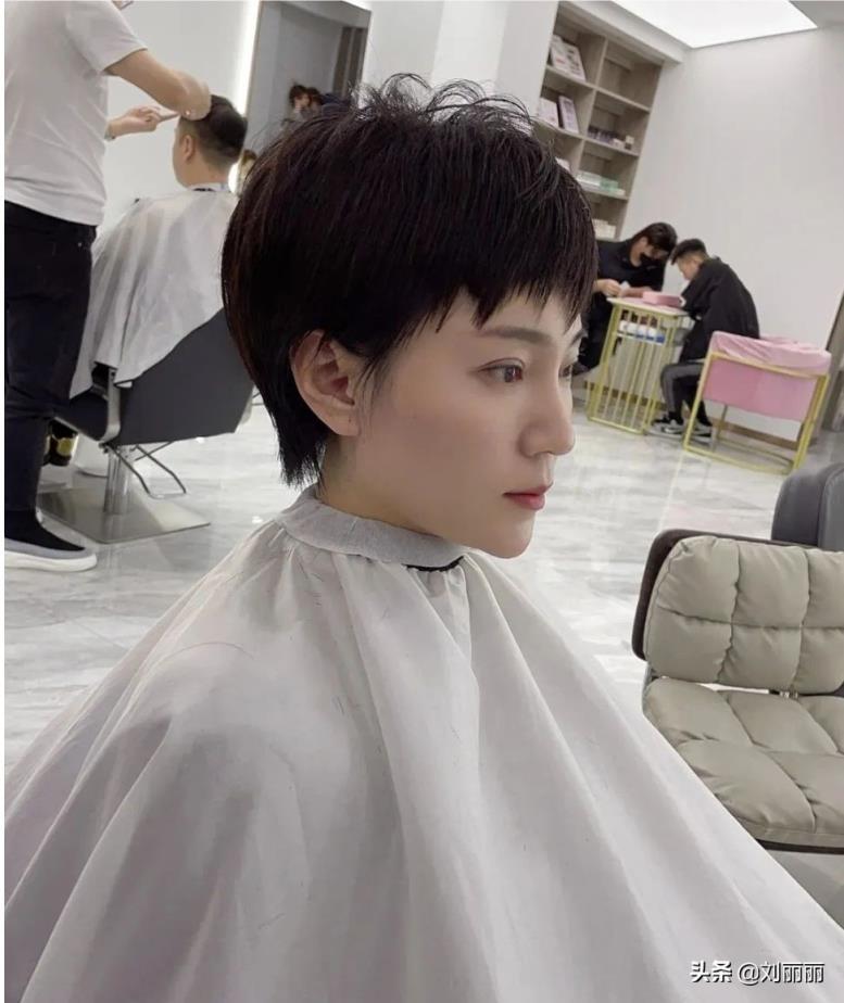2020女生短发发型图片